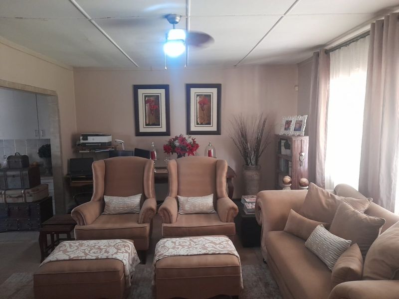 Gem of a Three-bedroom property in SW1 - Photo 3