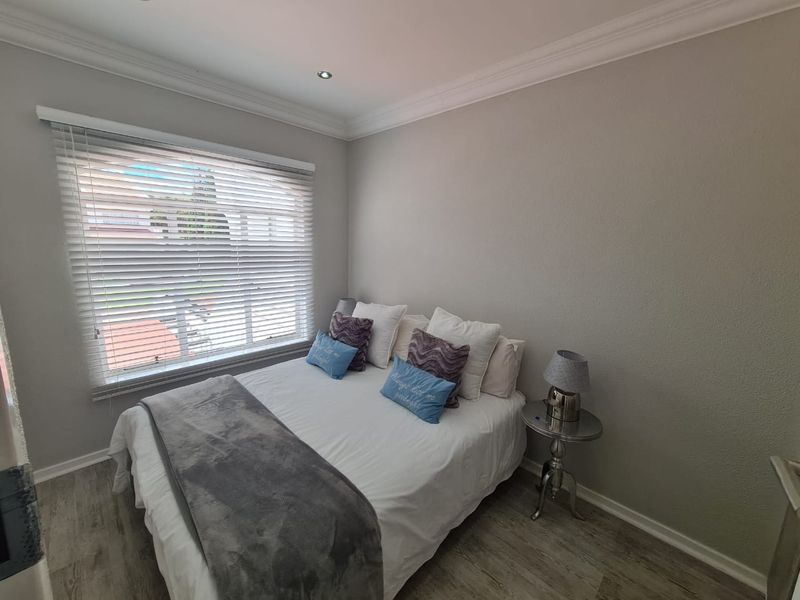 Ultra Modern Unit in Sought After Complex - Photo 4