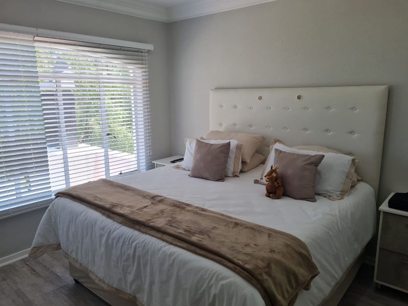 Ultra Modern Unit in Sought After Complex - Photo 7