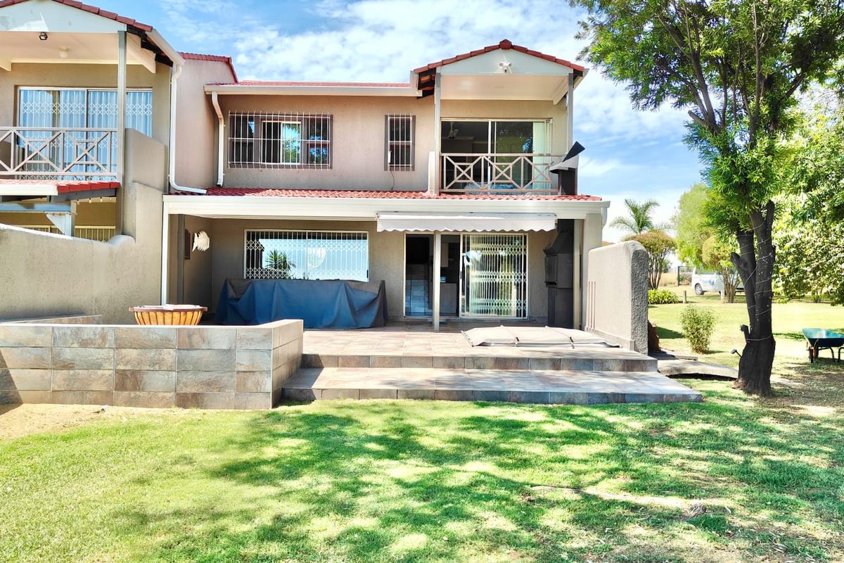 Exclusive Waterfront Living on the Vaal Dam  - Photo 3