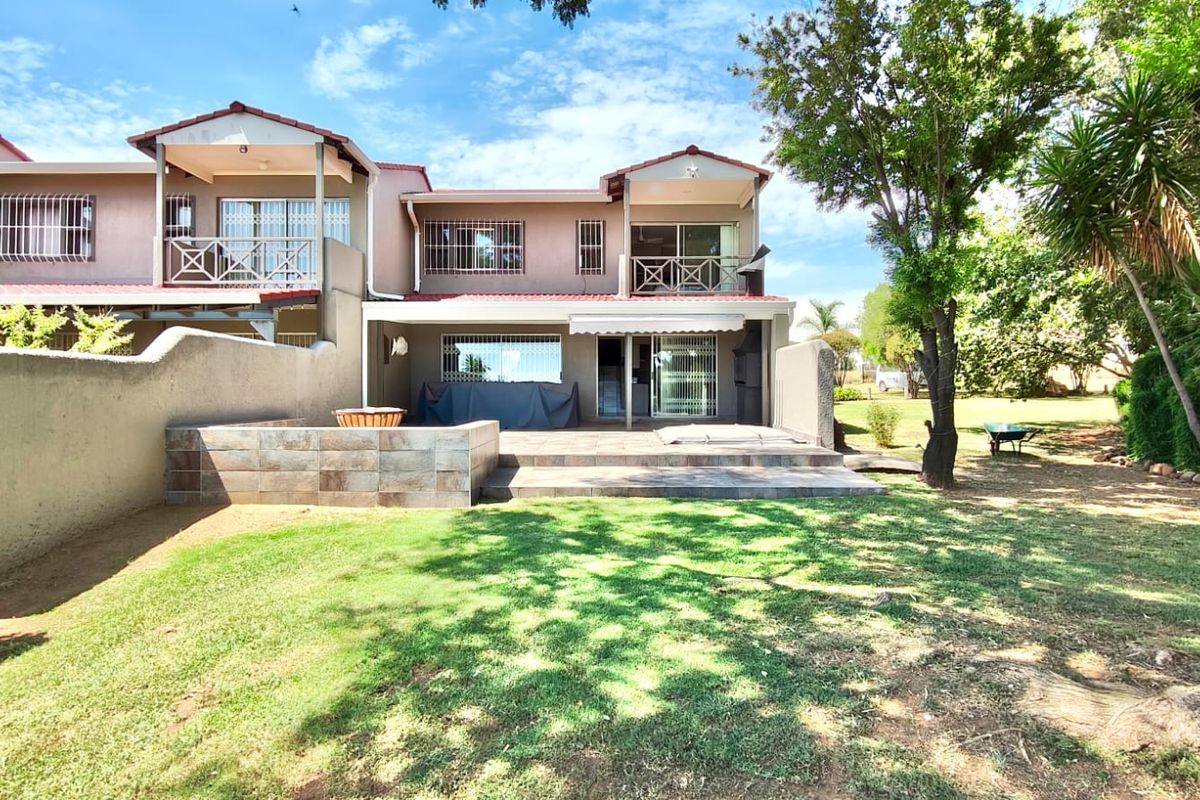 Exclusive Waterfront Living on the Vaal Dam  - Photo 4