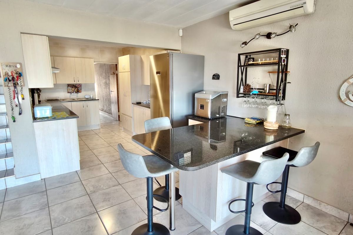 Exclusive Waterfront Living on the Vaal Dam  - Photo 5