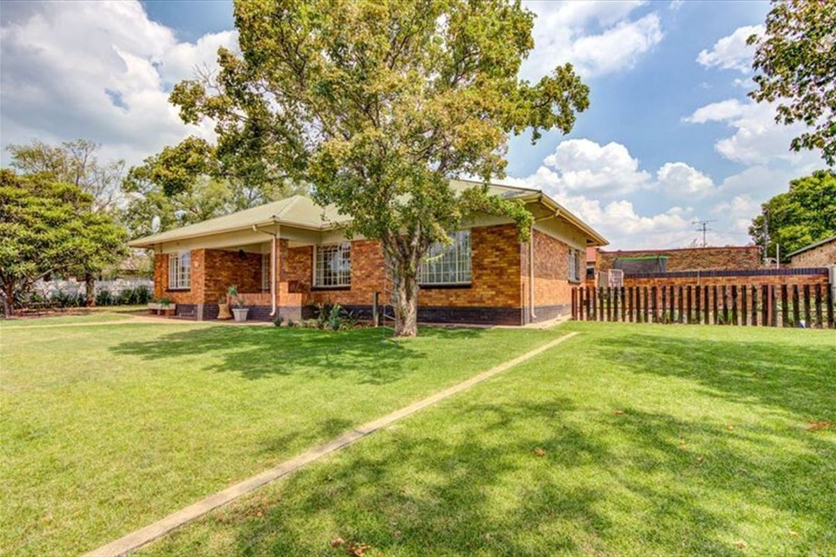 Property Description - Photo 3