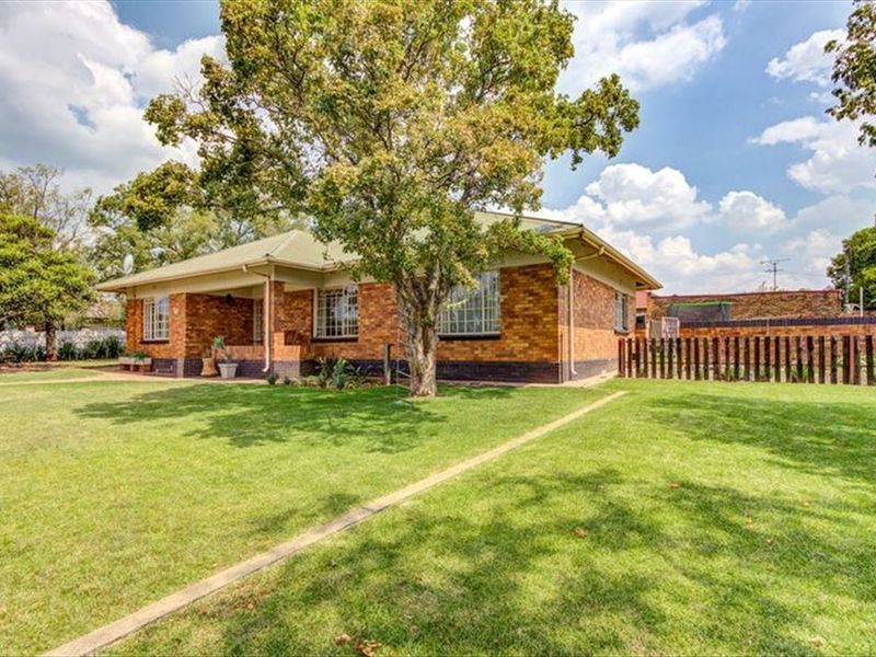 Property Description - Photo 3