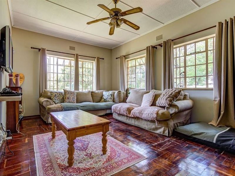 Property Description - Photo 2