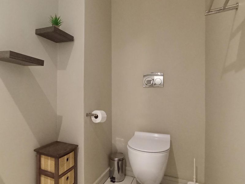 2 Bedroom apartment for sale in Rosebank - Photo 8