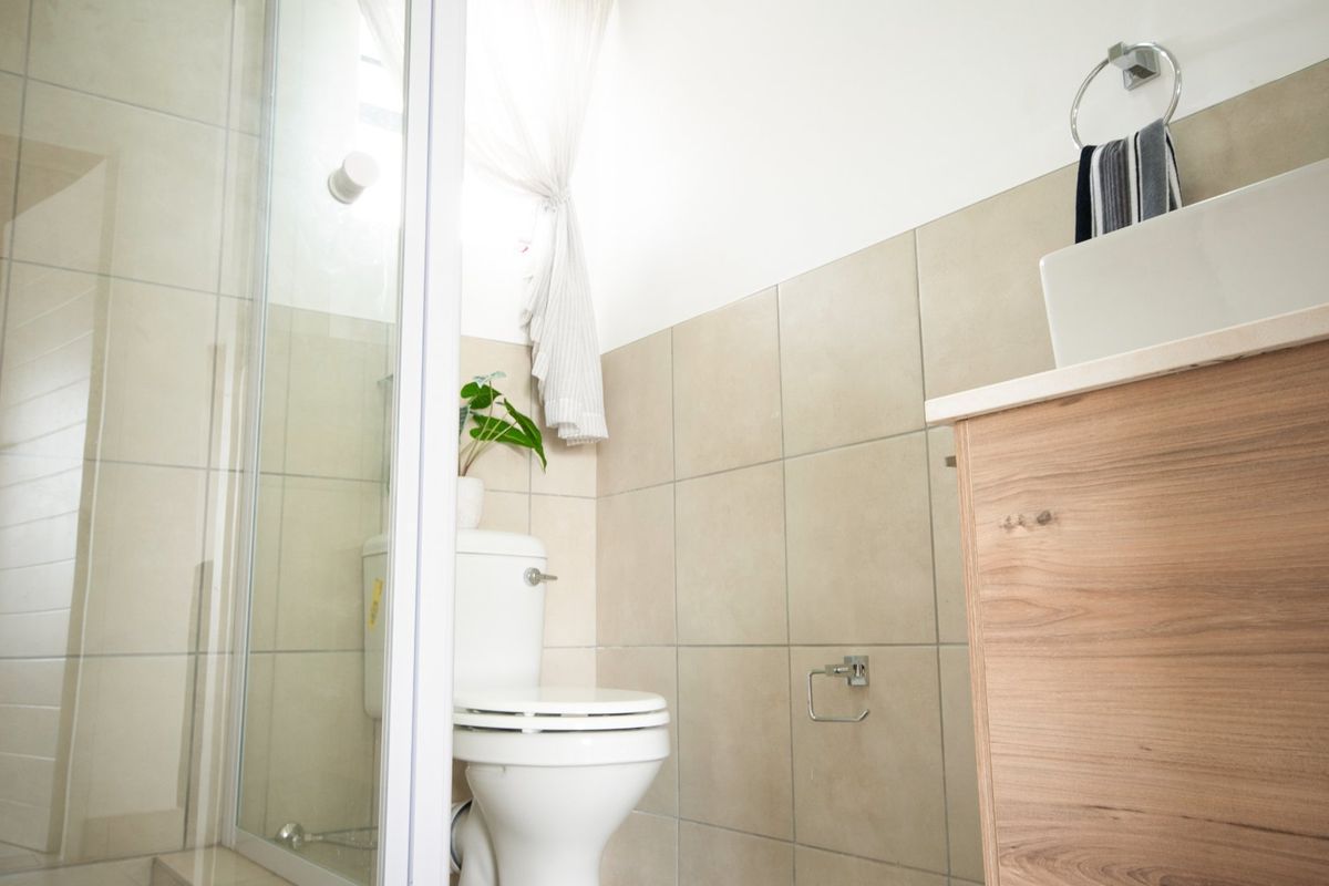 4 Bedroom 2 Bathroom Ground Floor apartment for sale in Esther park, Kempton Park Area - Photo 5