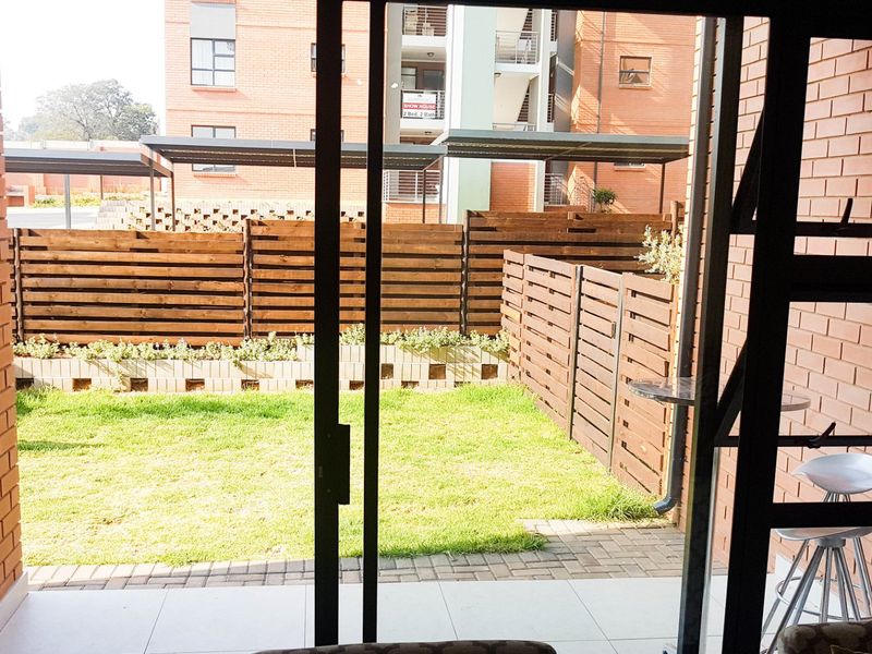 3 Bedroom, 2 Bathroom Apartment for sale in a Beautiful estate in Irene. - Photo 6