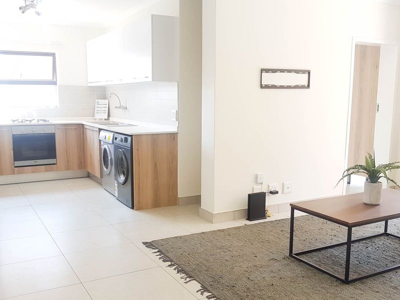 3 Bedroom, 2 Bathroom Apartment for sale in a Beautiful estate in Irene. - Photo 4