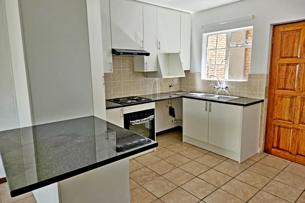 Newly Renovated 2-Bedroom Duplex - Photo 4