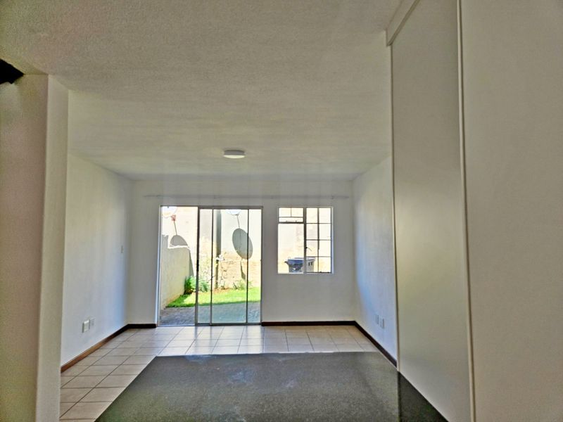 Newly Renovated 2-Bedroom Duplex - Photo 6