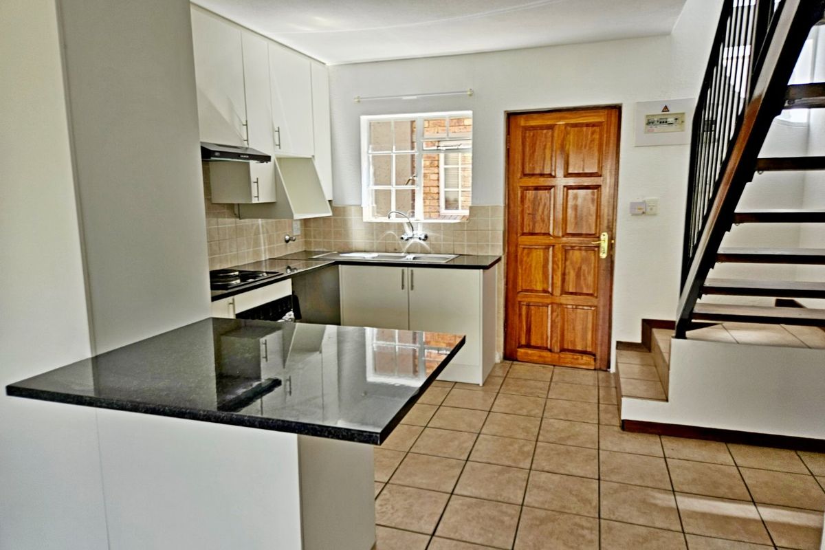 Newly Renovated 2-Bedroom Duplex - Photo 3