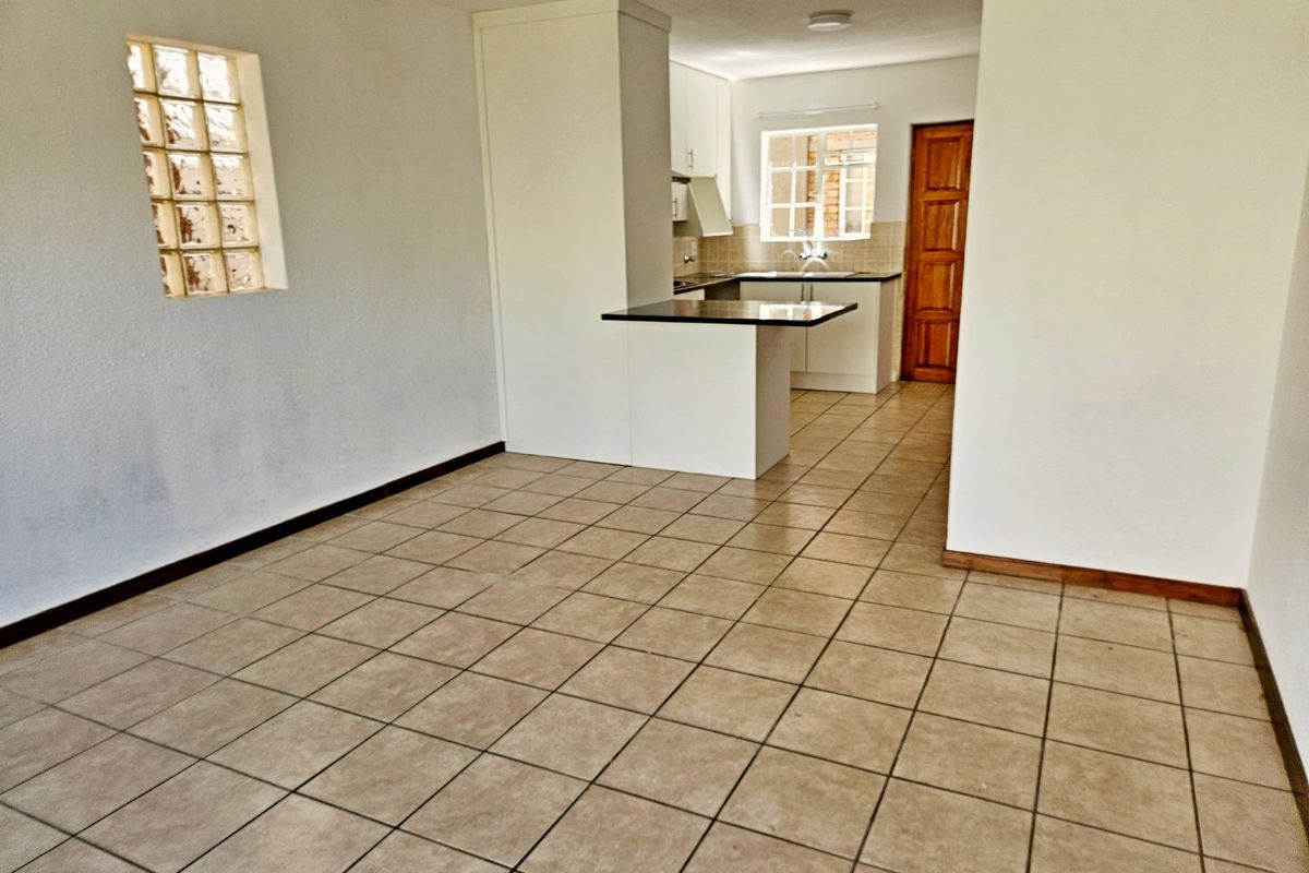 Newly Renovated 2-Bedroom Duplex - Photo 5