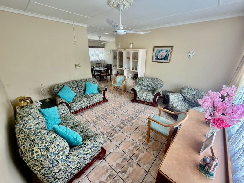 2 Bedroom Apartment for sale in Adamayview - Photo 3