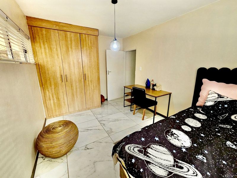 Prime Investment Opportunity – Secure Living with Rental Income in Place - Photo 8