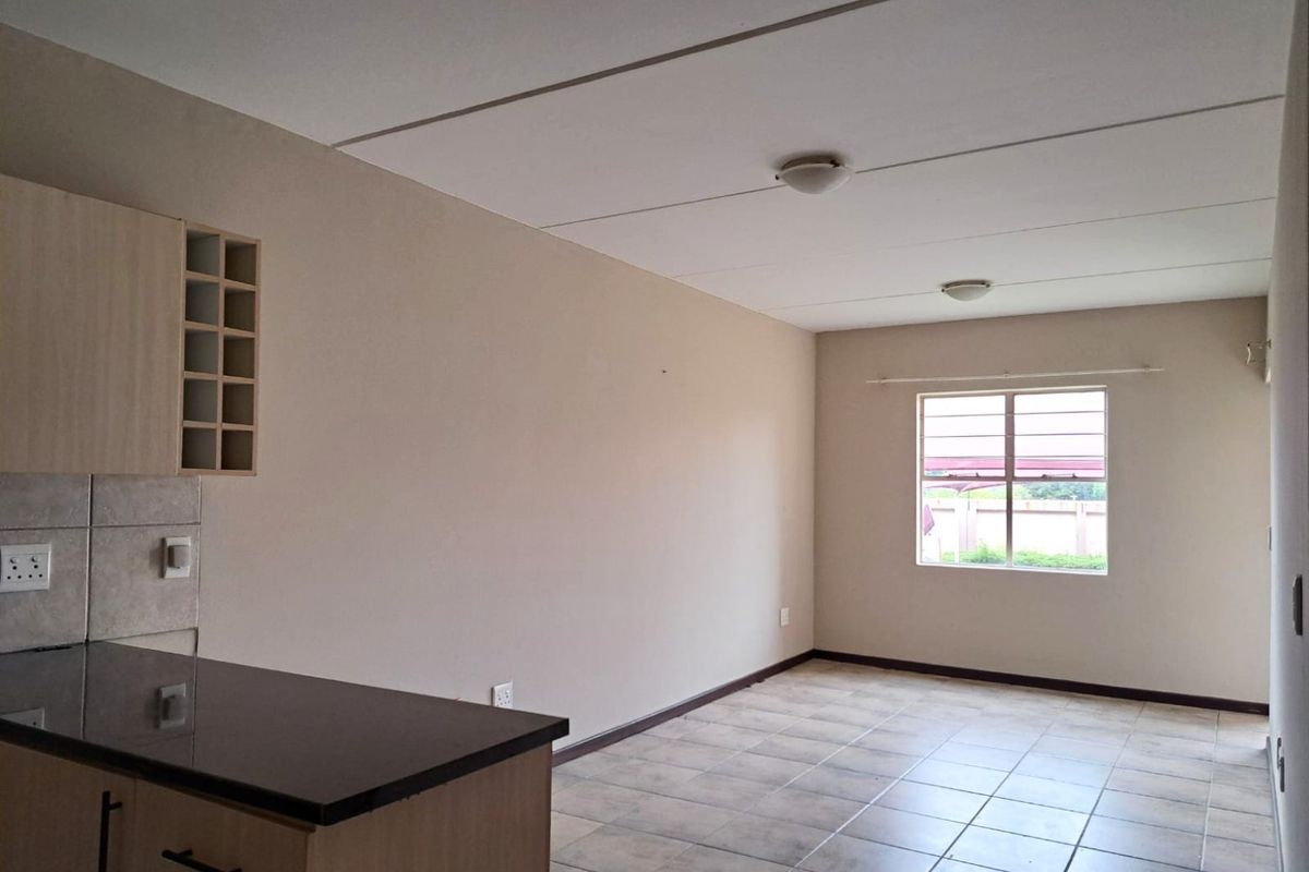 Lock Up and Go 1 Bedroom Ground Floor Apartment - Photo 3