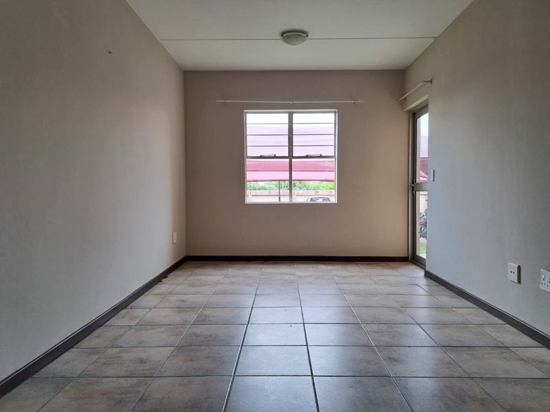 Lock Up and Go 1 Bedroom Ground Floor Apartment - Photo 4