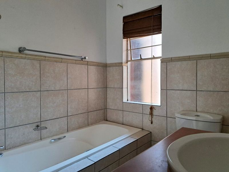 Lock Up and Go 1 Bedroom Ground Floor Apartment - Photo 9