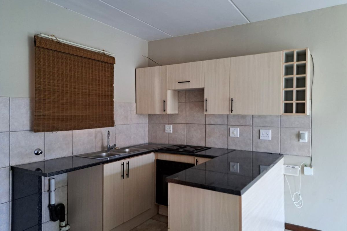 Lock Up and Go 1 Bedroom Ground Floor Apartment - Photo 2