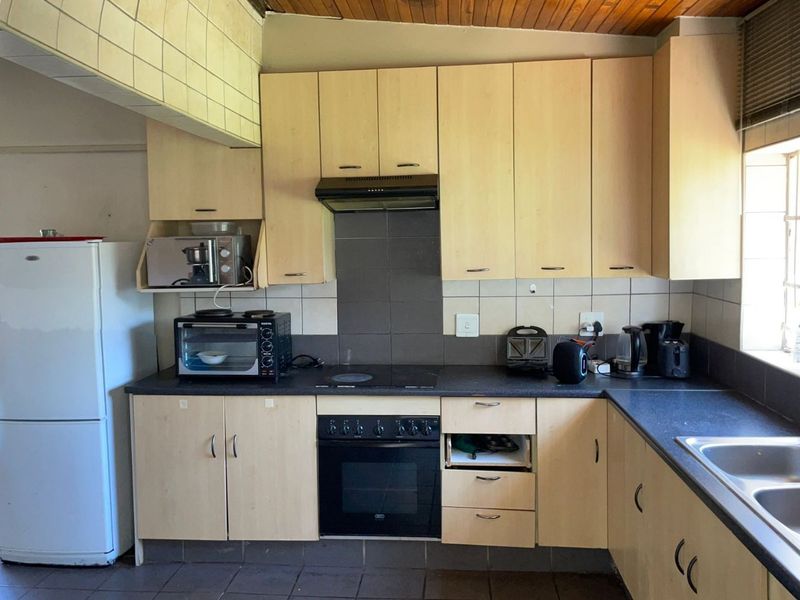 3-Bedroom Home with Expansion Potential in Promise - Photo 5