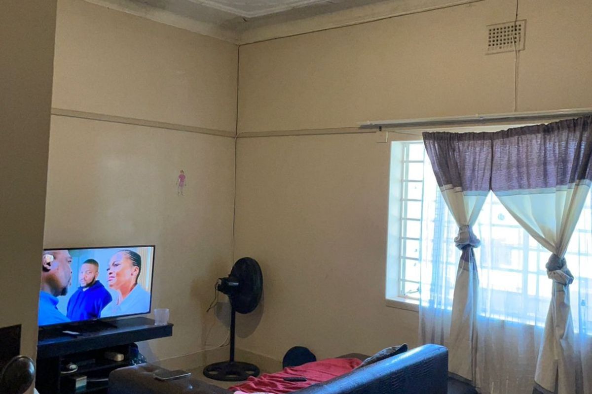 3-Bedroom Home with Expansion Potential in Promise - Photo 3