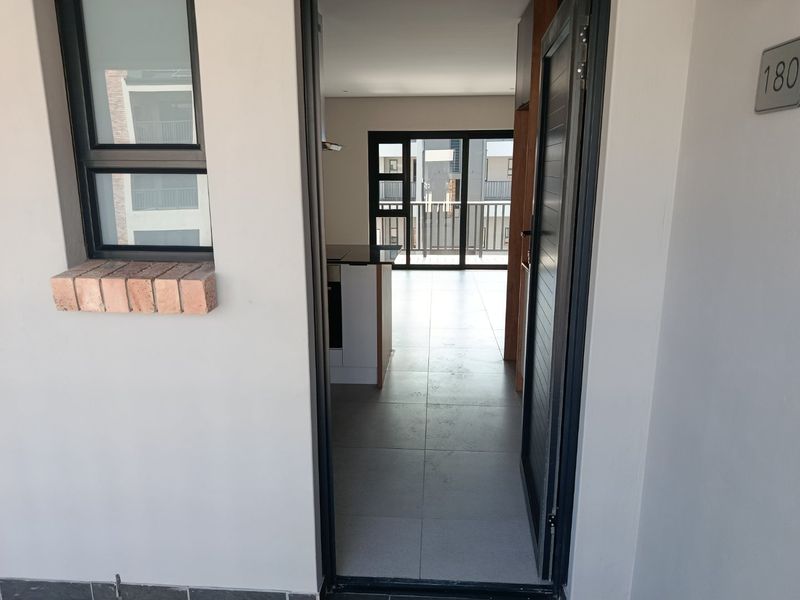 2 Bedroom Apartment In Lorraine  - Photo 3