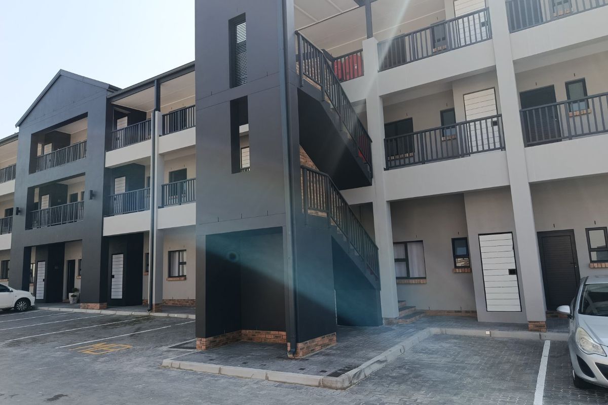 2 Bedroom Apartment In Lorraine  - Photo 2