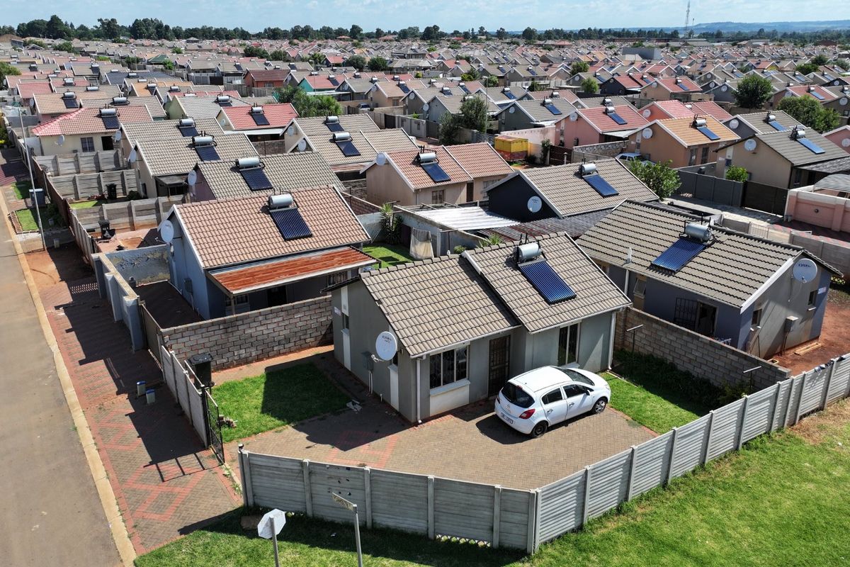 Spacious 2Bedroom House for Sale in Sky City - Photo 5