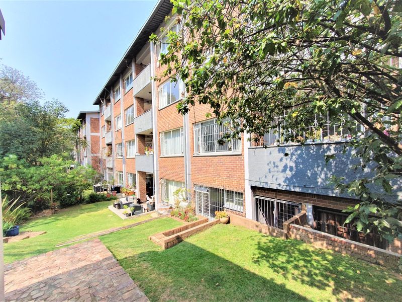 Prime Ground Floor Unit for Sale | Heart of Linden - Photo 9
