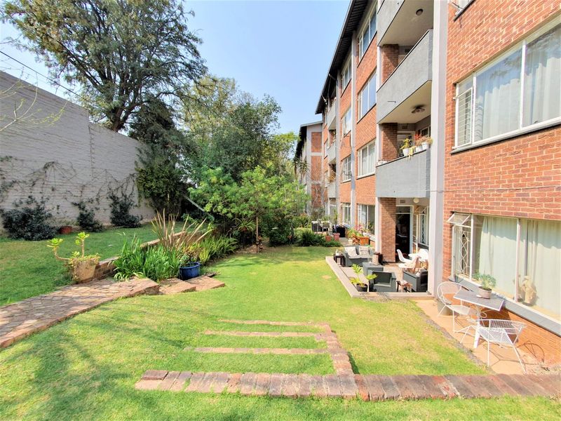 Prime Ground Floor Unit for Sale | Heart of Linden - Photo 6