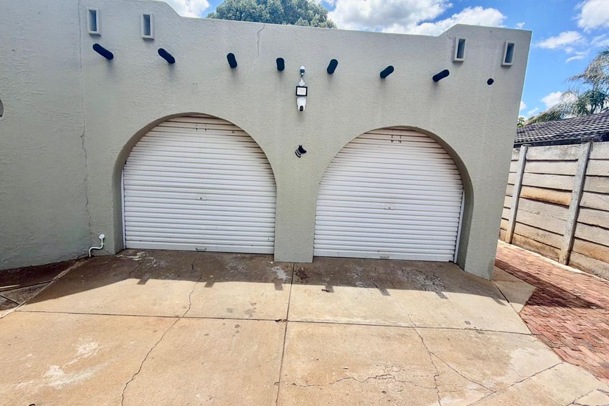 4 Bedroom House For Sale in Flamwood. - Photo 4