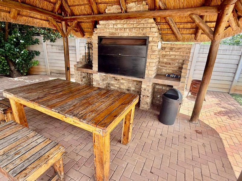 4 Bedroom House For Sale in Flamwood. - Photo 3