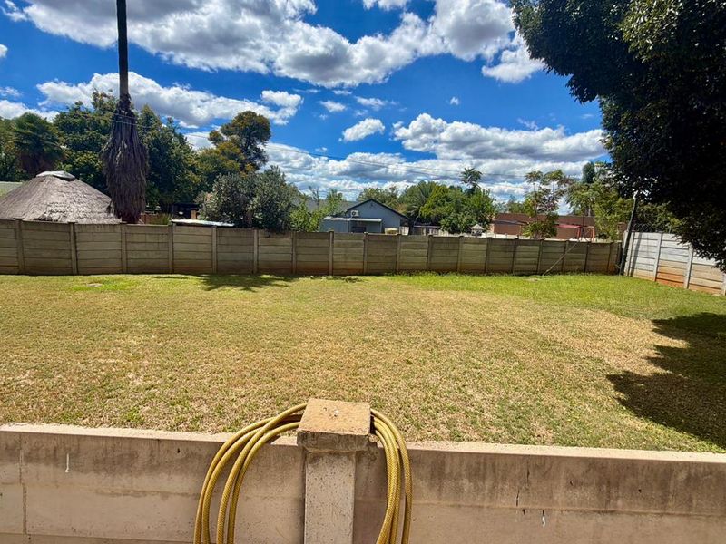 4 Bedroom House For Sale in Flamwood. - Photo 9