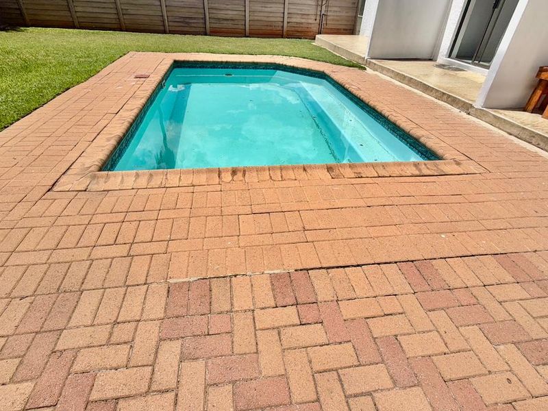 4 Bedroom House For Sale in Flamwood. - Photo 8