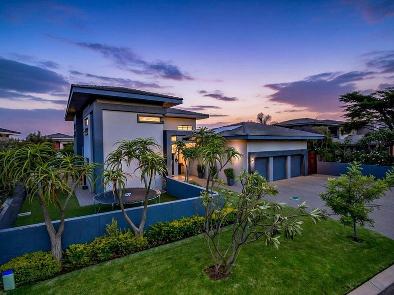 Glamorous 4 Bedroom Home in Lombardy Estate with Solar and Borehole - Photo 2