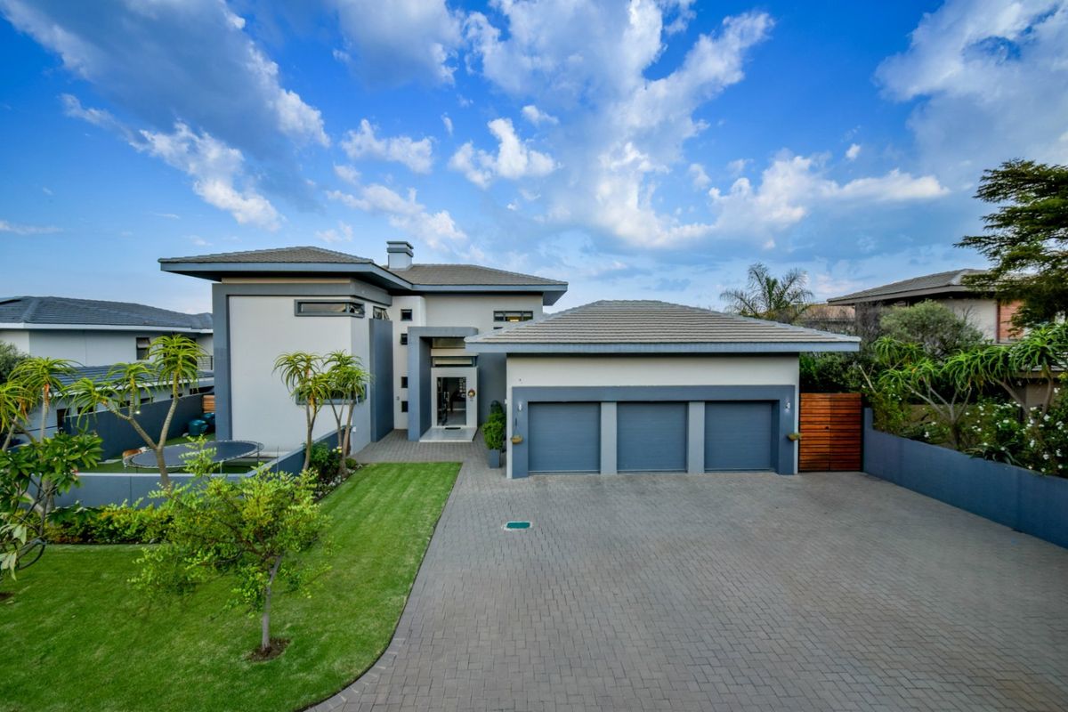 Glamorous 4 Bedroom Home in Lombardy Estate with Solar and Borehole - Photo 3