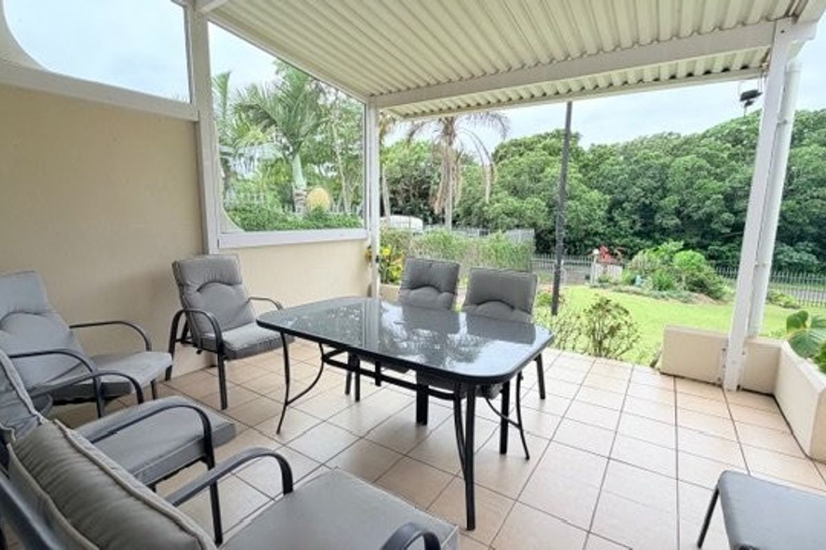 Elegant 3-Bedroom Townhouse In A Small Secure Complex in Uvongo  - Photo 5