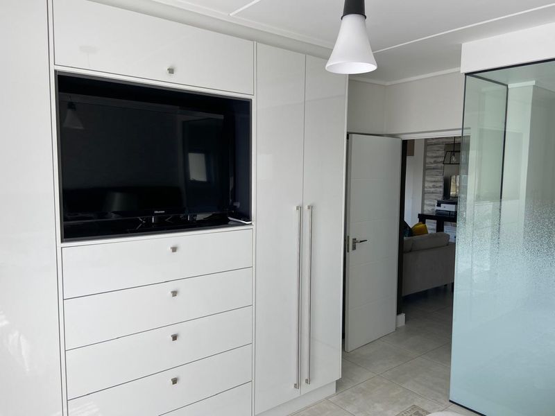 3 Bed 2 Bath 1st Floor For Rent - Photo 7