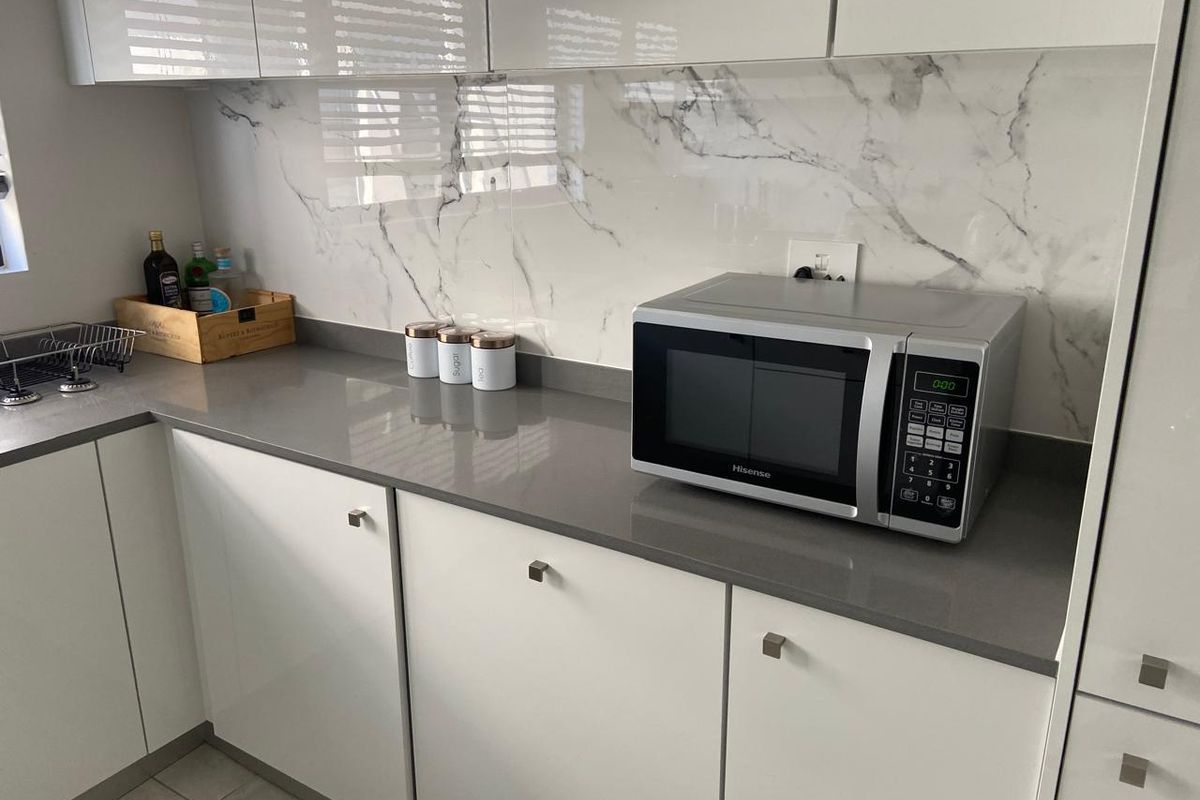 3 Bed 2 Bath 1st Floor For Rent - Photo 3