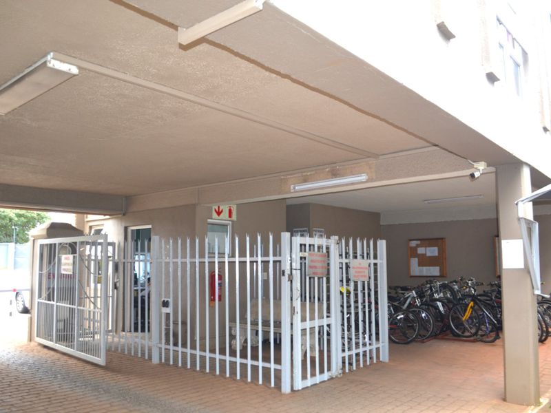 Upper Level Two Bed One Bath To Let at Calais - Photo 2