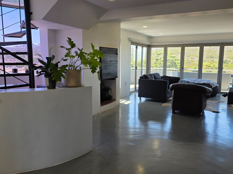 Penthouse Apartment... Rooftop Garden... Private Swimming Pool !!! - Photo 2