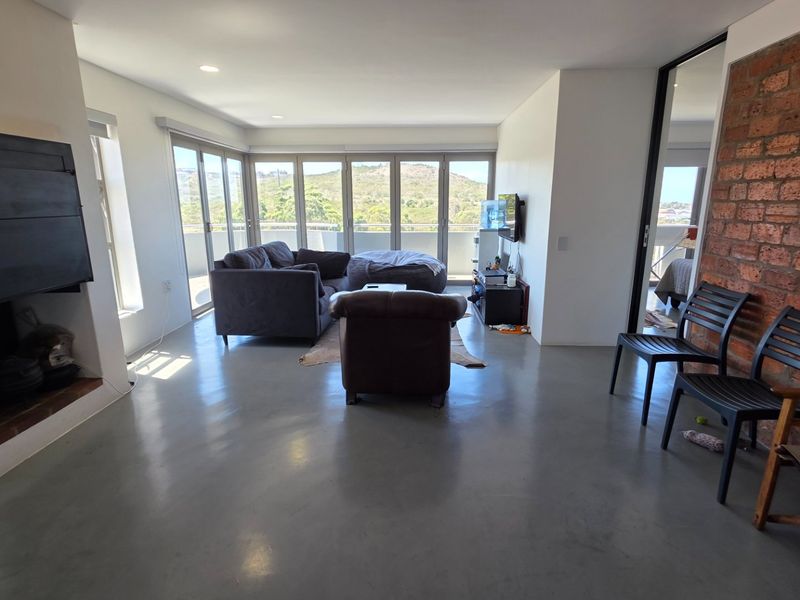 Penthouse Apartment... Rooftop Garden... Private Swimming Pool !!! - Photo 5