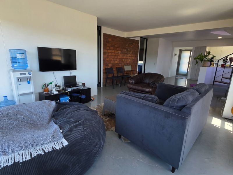 Penthouse Apartment... Rooftop Garden... Private Swimming Pool !!! - Photo 9