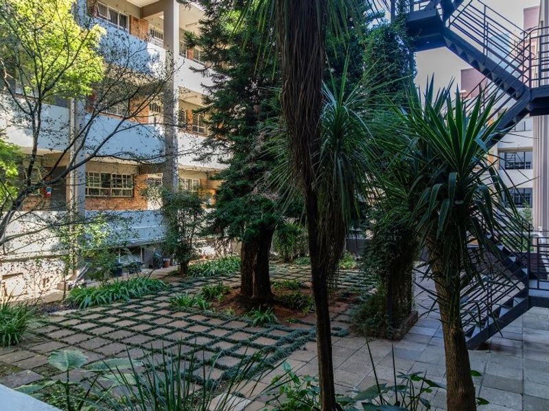 2-Bedroom Apartment for rent in Rosebank - Photo 3