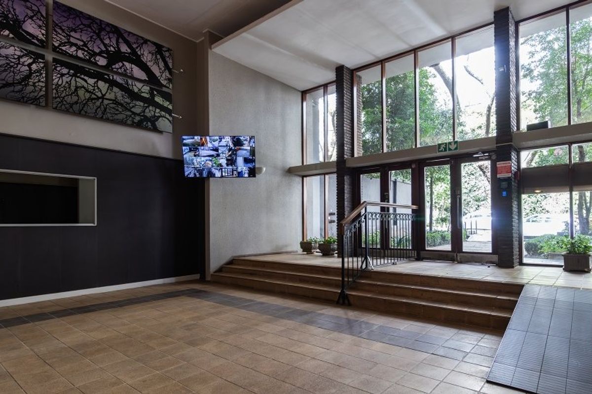 2-Bedroom Apartment for rent in Rosebank - Photo 2