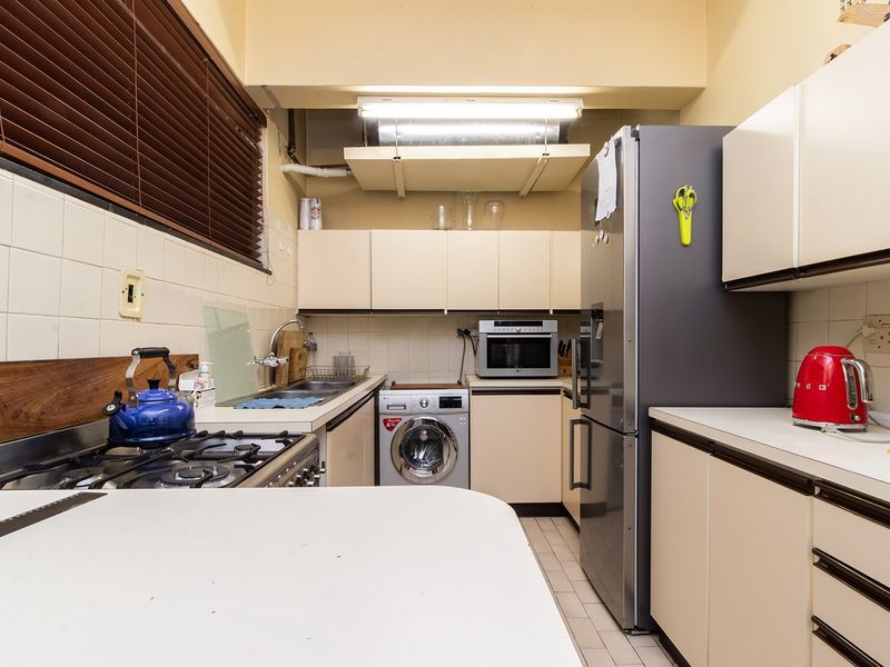 2-Bedroom Apartment for rent in Rosebank - Photo 8