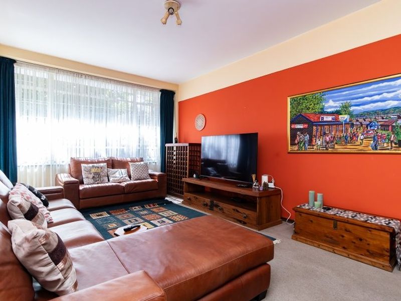 2-Bedroom Apartment for rent in Rosebank - Photo 7