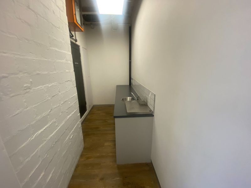 746m2 Prime Space to Let  - Photo 10