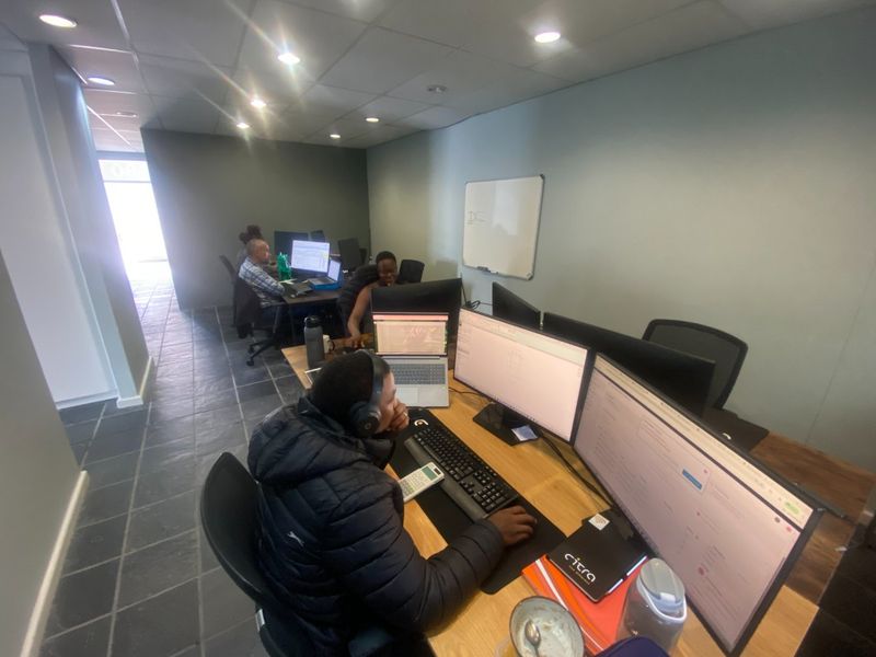 107.4m2 to Let in Century City  - Photo 6