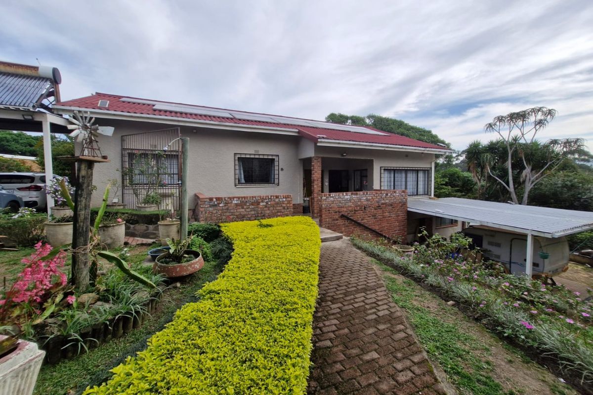 Coastal living at it's best with walking distance to the beach - Photo 3